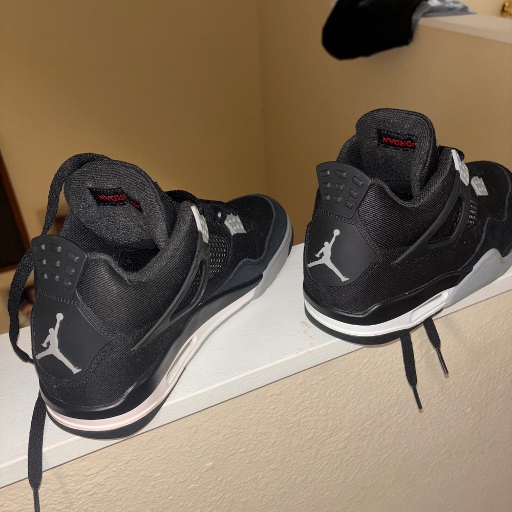 Air Jordan 4 (Retro)